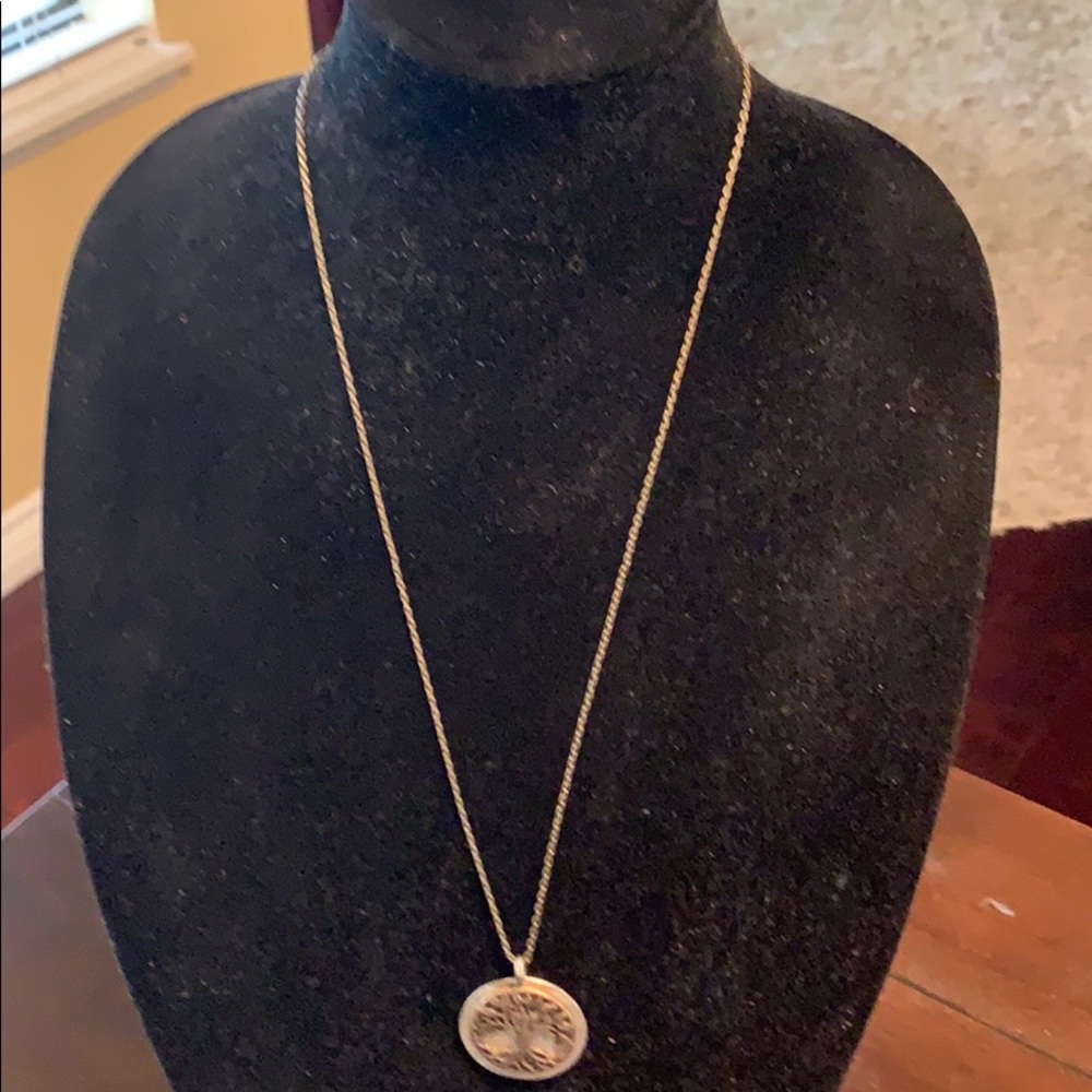 Metal chain w/tree pendent